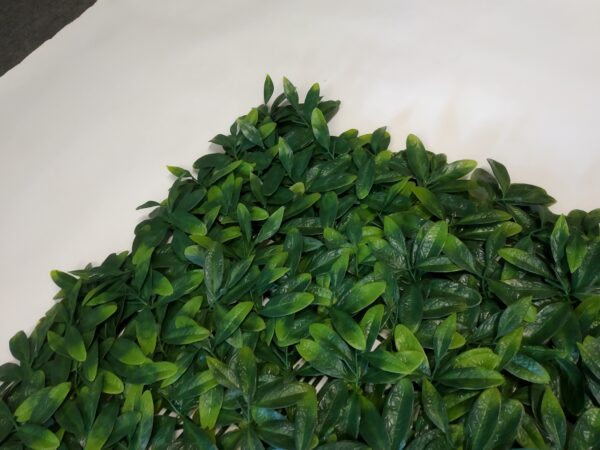 Tapete de techo verde ERBETTA® de 50x50 cm de Malla.mx, con hojas de azalea para una decoración natural y sin mantenimiento en México.
