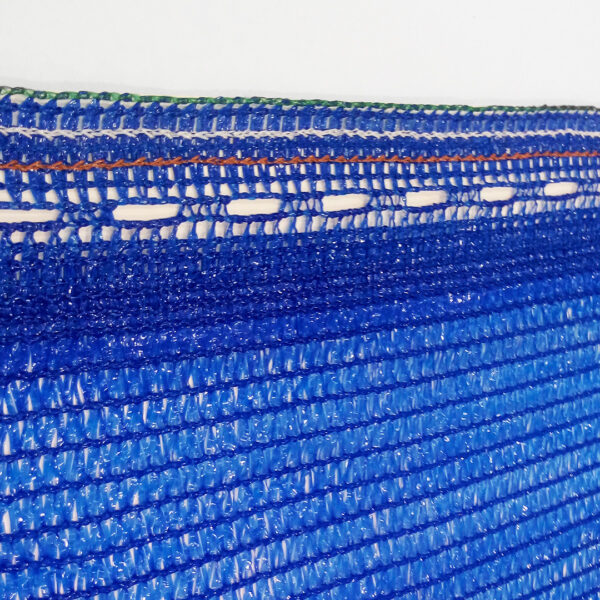 Malla Sombra Privacidad OBAMALLA® 2.1x100m color azul (5.3oz porcentaje de sombra 96%) - Image 2