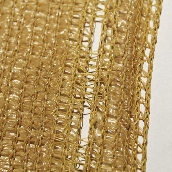 Rollo de Malla Sombra Privacidad OBAMALLA® 2.1x50m color beige (Sombra 90%) - Image 2