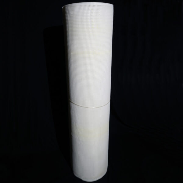 Malla multiusos POLYHARDWARE® blanca con cuadro de 1x1cm de Malla.mx, versátil para bricolaje, artesanías y decoración.