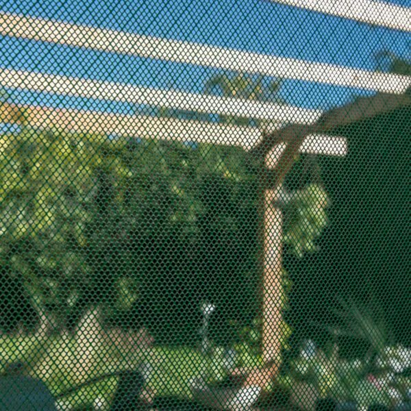 Malla mosquitera POLYHARDWARE® de 1x1mm en rollo de 1x5m de Malla.mx, una solución eficaz para evitar plagas en hogares y negocios en México.