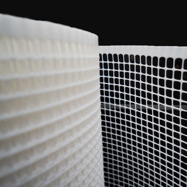 Malla de Plástica Cuadrada Multiusos Color Blanco POLYHARDWARE® (Cuadro 1x1cm) - Image 4